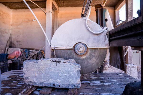 איזו חברה מומלצת לחיתוך בטון?