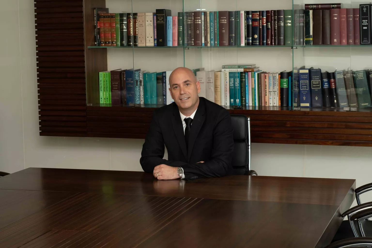 הברחת שעוני יוקרה וסמארטפונים: כל מה שחייבים לדעת על עבירות מכס