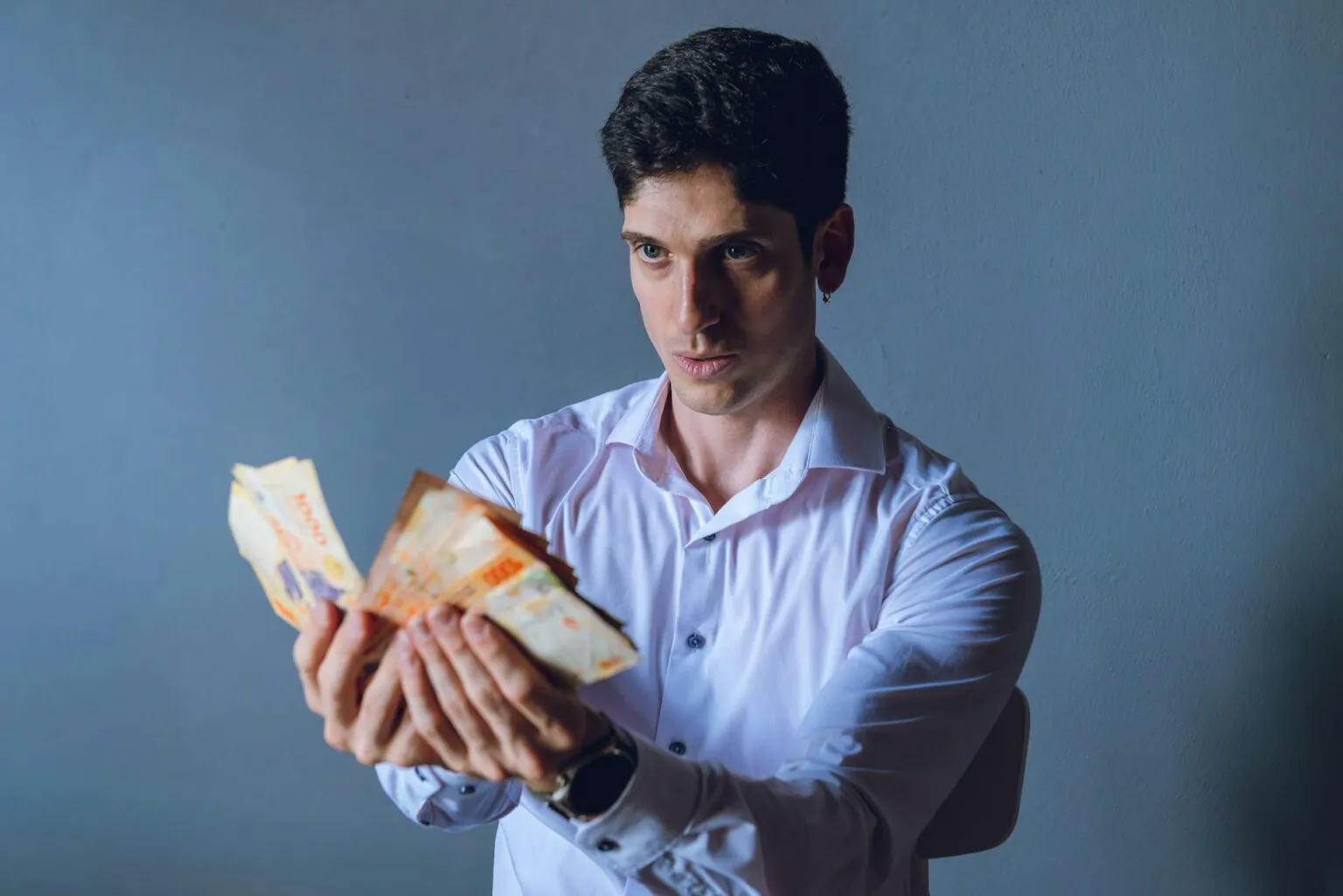 איך להתחיל להשקיע בלי להיבהל ממילים כמו בורסה, מדדים וחשבון מסחר