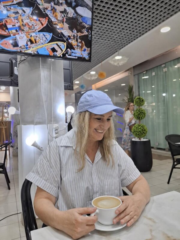 דנית אלמוג מציגה מרפאת שיניים מודרנית בגאורגיה