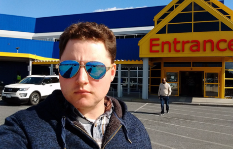 גבר תיעד בחשאי ביקור באיקאה שיזמה אשתו והתמונות האלה הפכו ויראליות